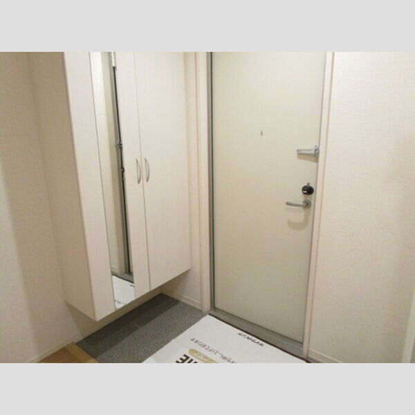 フルール　ポワール 玄関