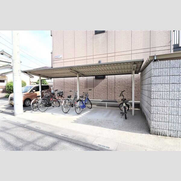 グランディール 駐輪場