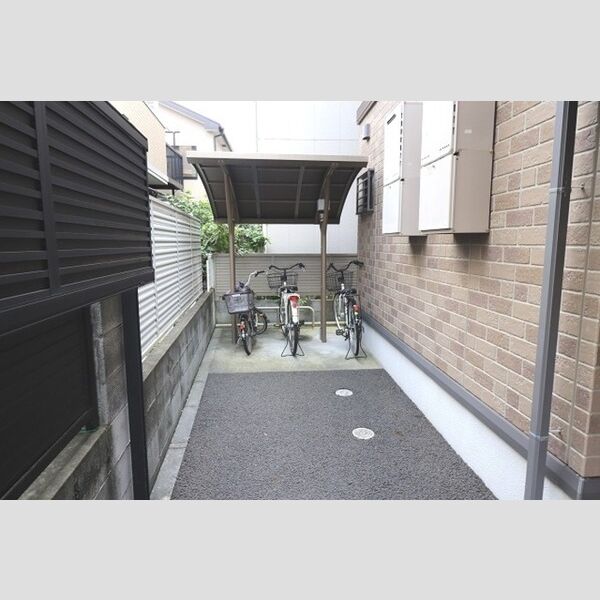 エクレール天神 駐輪場