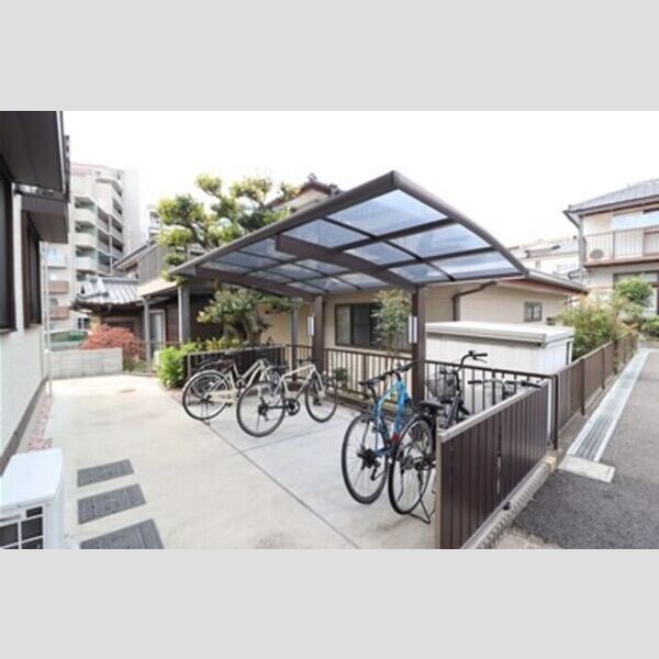 メゾン・ド・シャルマン 駐輪場