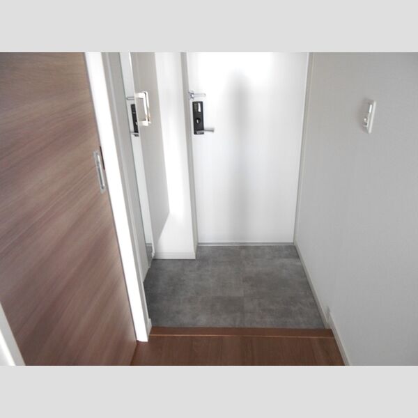 SOPHIA HILLS1001号室 玄関