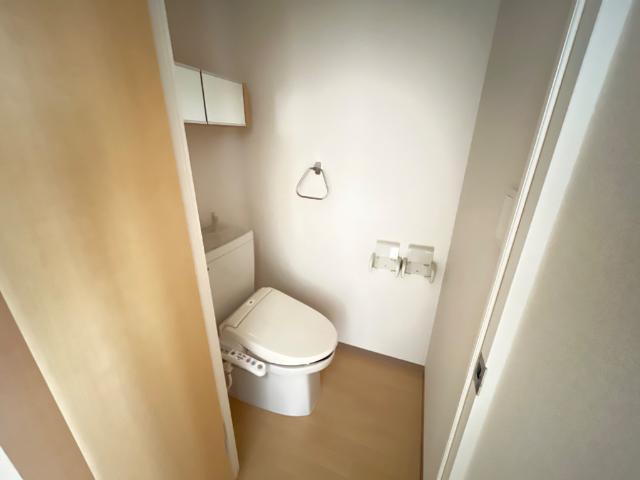 ヴィレッジコート305号室 シャワー付トイレ