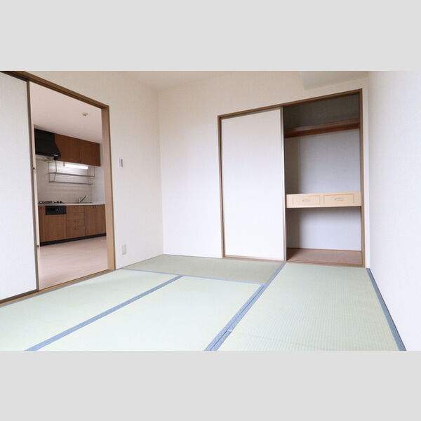 ハイツ・サンピーチ　C302号室 和室