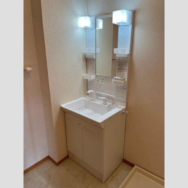 コトー・タカイチ106号室 洗髪洗面化粧台
