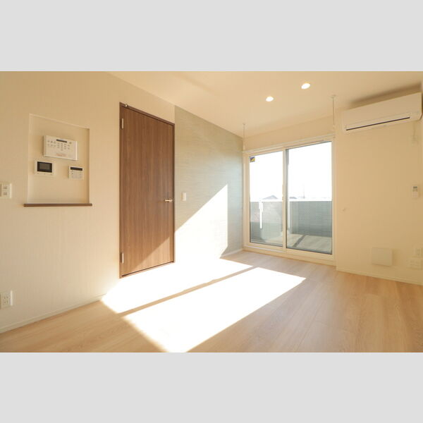 ルベルコート(RUBER COURT)301号室 リビング