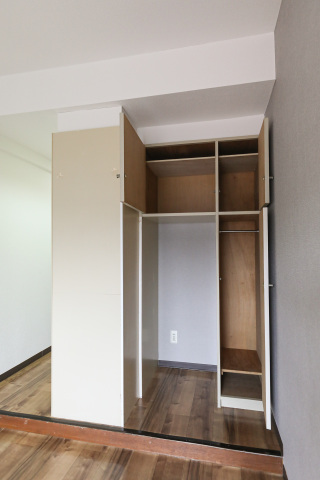 スカイコート横浜山手302号室 収納