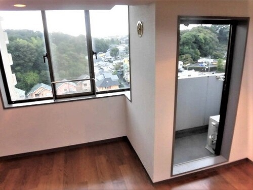 ライオンズプラザ新横浜9階 同建物別部屋の参考画像