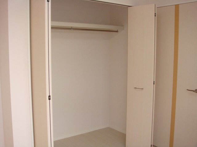 グレイシャス”Ｎ”202号室 洋室　クローゼット
