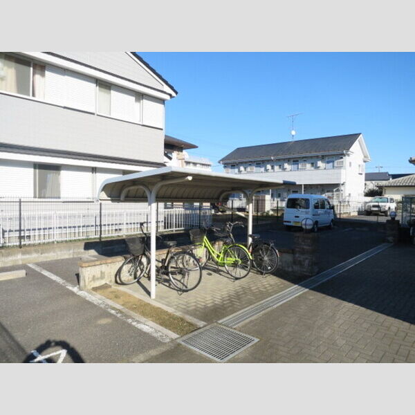 ハイカムールN201号室 駐車場