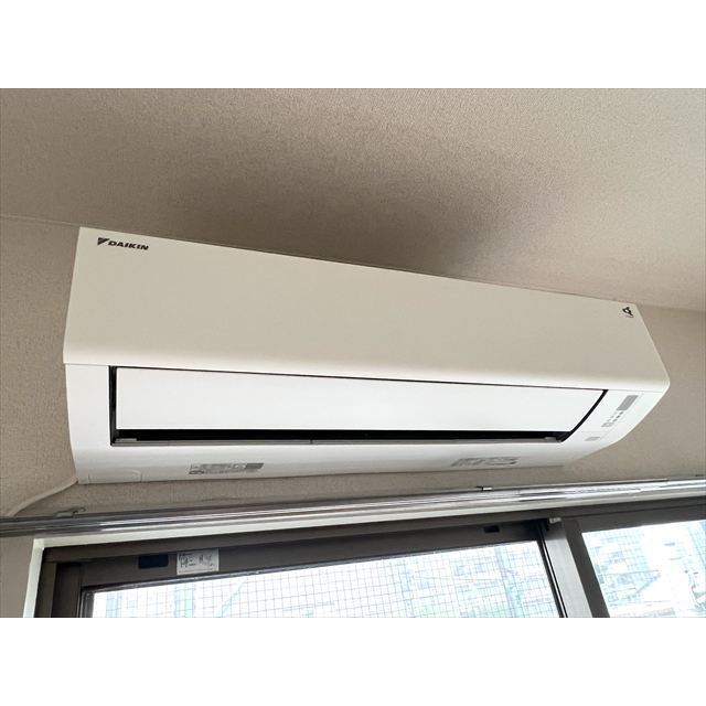 ドミシール吉祥寺302号室 ★新規交換AC（リビング）