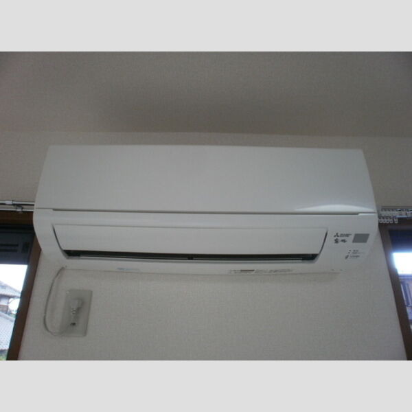 オーク・ヴィレッジ　壱番館 エアコン交換しました!