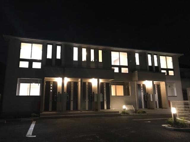 サンライズ 外観写真（夜）