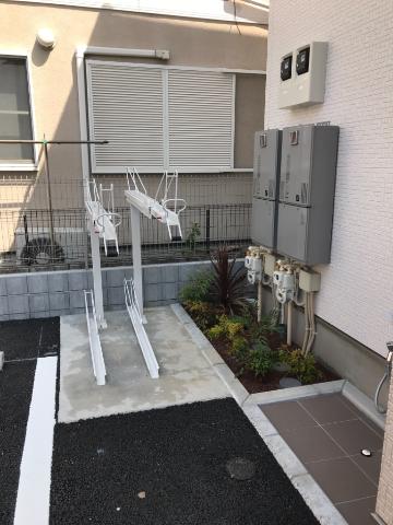 メゾン・ド・アイリス101号室 駐輪場