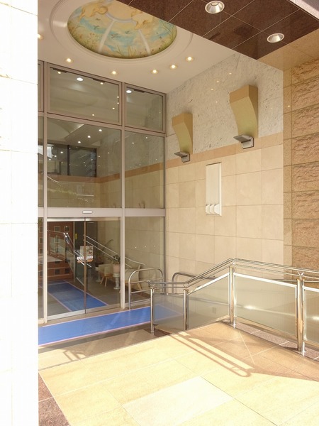 ハイホーム本陣 エントランス