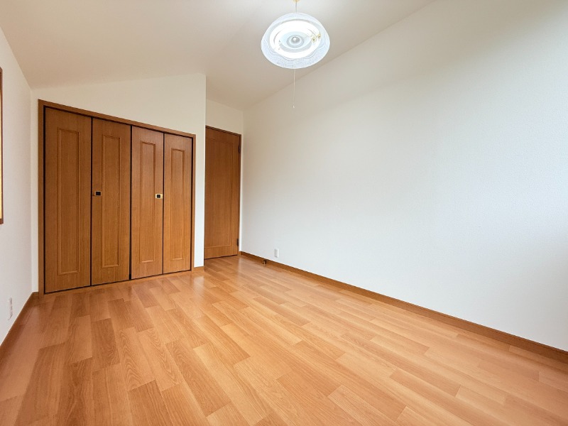 岡津町戸建て 5.5帖洋室（角部屋）