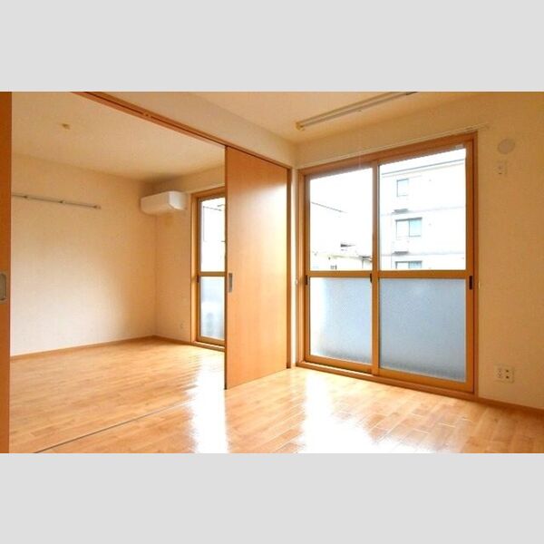 グランシャリオ・B 室内