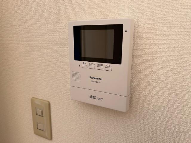 ロイヤルメゾン高森202号室 カメラ付インターホン