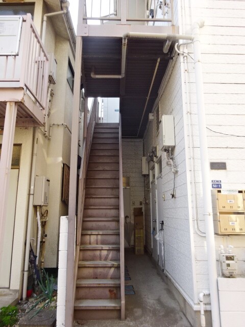 エクレール成増2階 エントランス