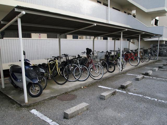 メゾン大西1階 駐輪場