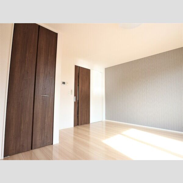 ヴィクトワール103号室 同建物別部屋の参考画像