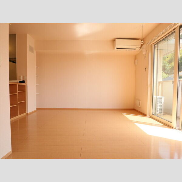 ヴィラ曻美202号室 リビング