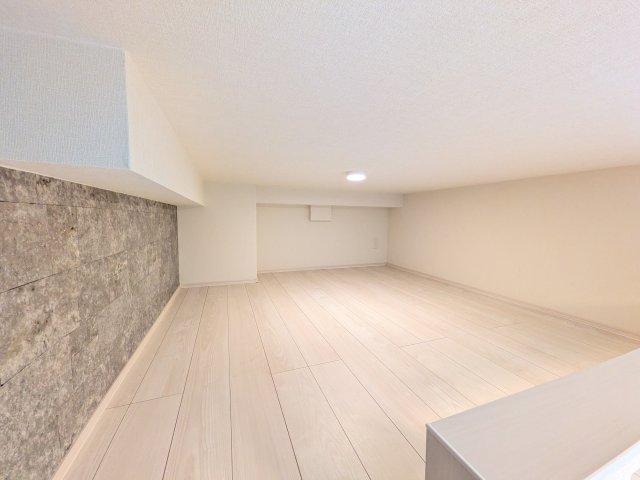 ニコ春日町0103号室 リビング