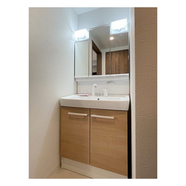 Lilac Roller　新井薬師 シャンプードレッサー