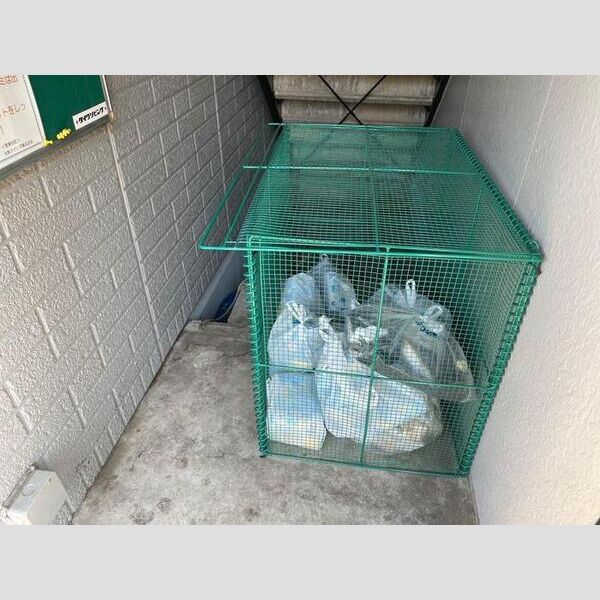 メゾンクアトロ 敷地内ごみ置き場