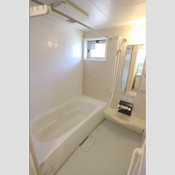 メゾンリッシュ　C バスルーム