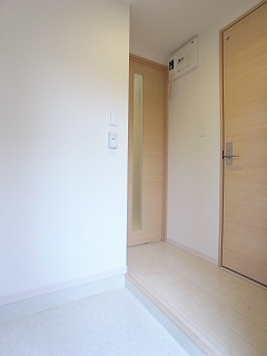 リブリ・M.Y.K 玄関