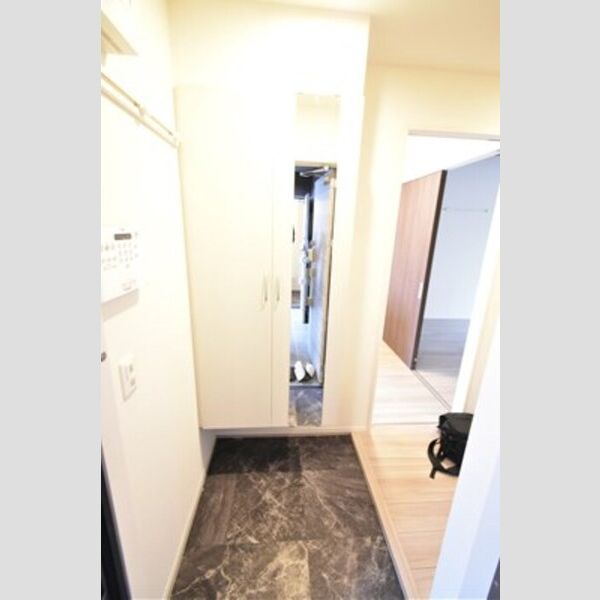 グランドゥール　Ⅱ103号室 玄関