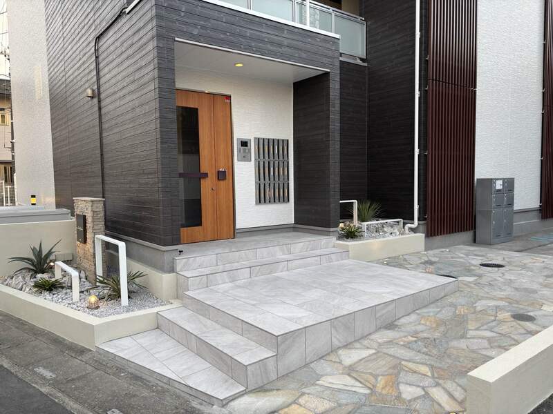 リブリ・コスモ3階 エントランス