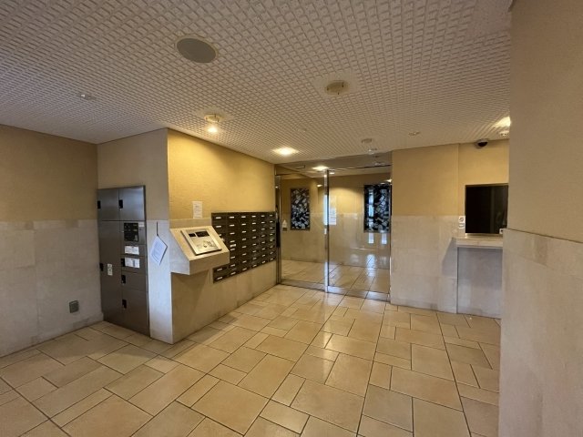 サンテミリオン白山3階 エントランス