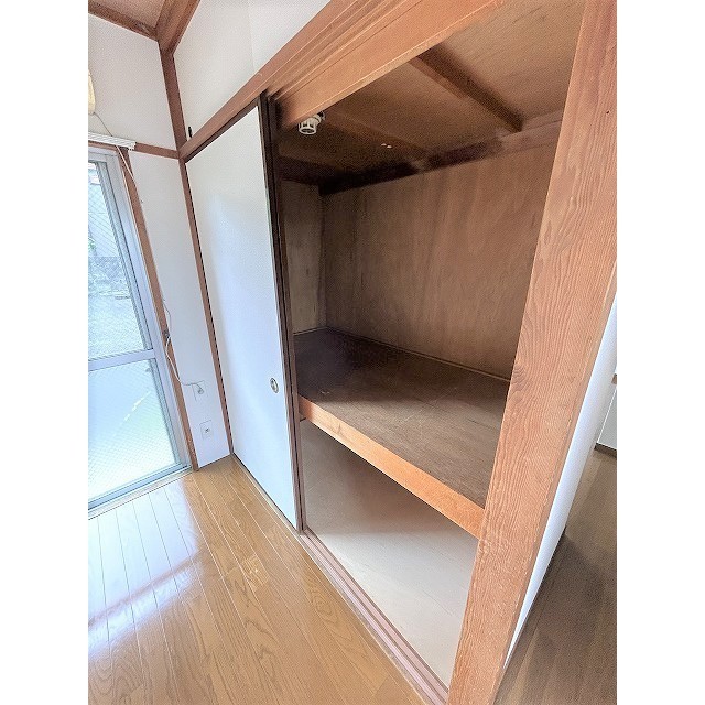 ウモーレ（UMOORE）0101号室 内観