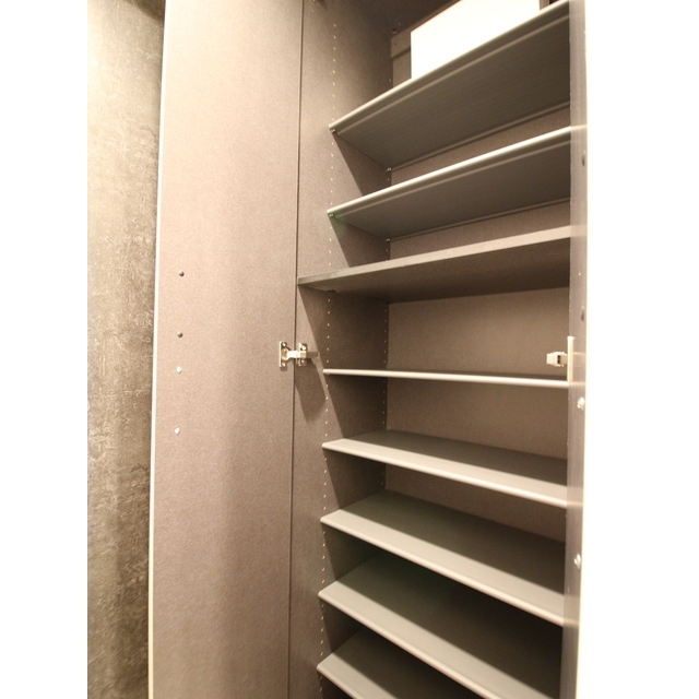 プレール・ドゥーク赤塚204号室 内観