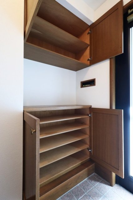 東雪谷４丁目住宅1階 靴入