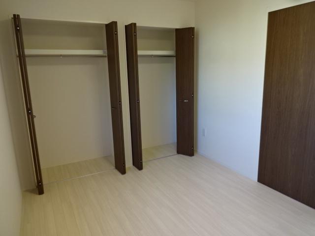 ルピナス向原 クローゼット