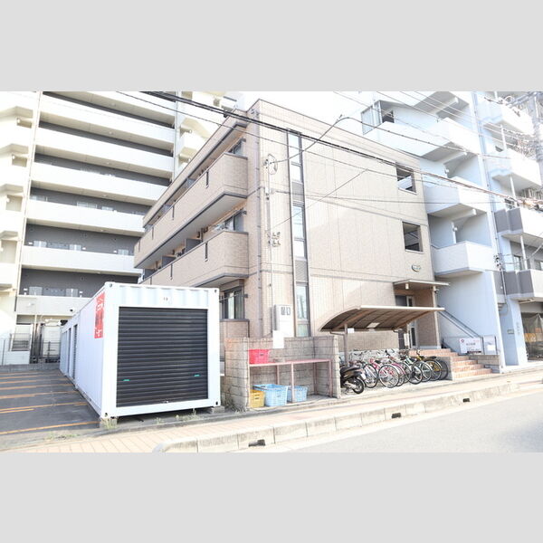 TREBINAウエストの外観画像