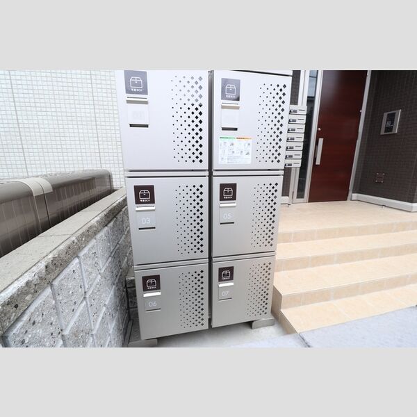 プレミール305号室 宅配ボックス