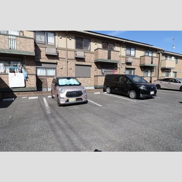 ロイヤルガーデン KIRINOKI 駐車場