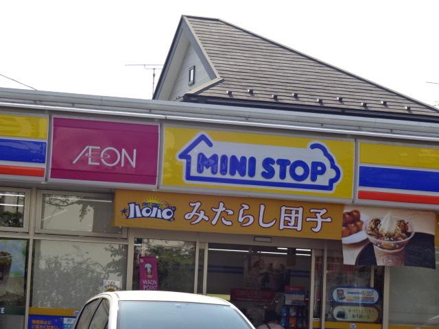 ＬＵＭＩＥＲＥ・ＭＩＺＵＭＯＴＯ　-ルミエール水元- ミニストップ西水元2丁目店まで1,561ｍ