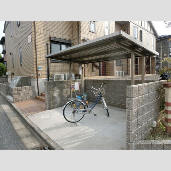 レ・セーナ202号室 駐輪場