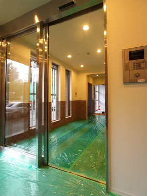 シャイニング5階 エントランス