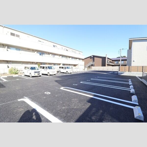 アルフォーレ 駐車場