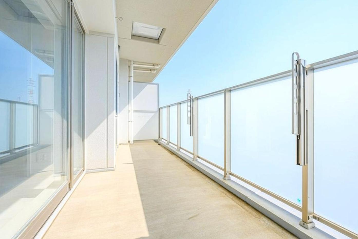 プレミスト津田山 最上階日当たり良好、広めのバルコニーです