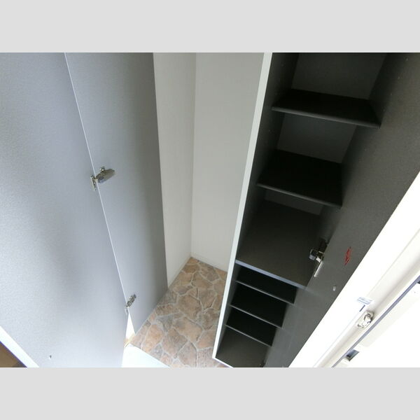 プティ・ポワール 玄関