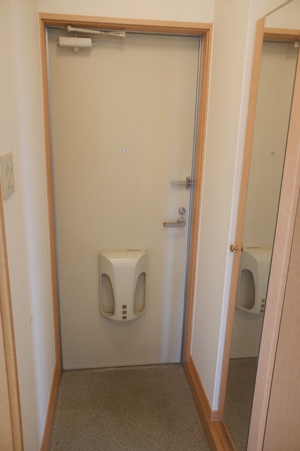 ソレーユ弦巻0203号室 玄関