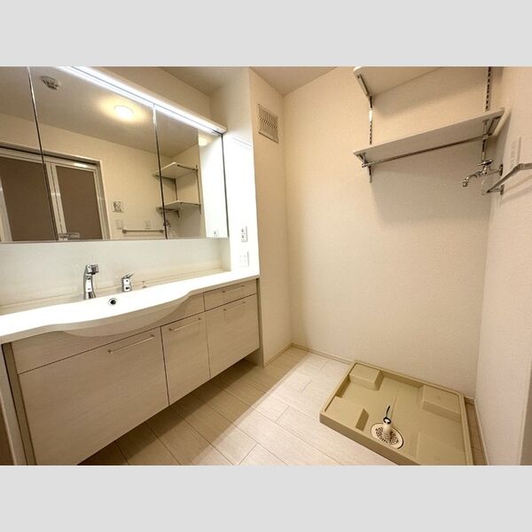 コンフォルト305号室 洗面所