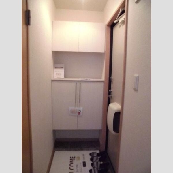 ピュアマインド　C101号室 玄関