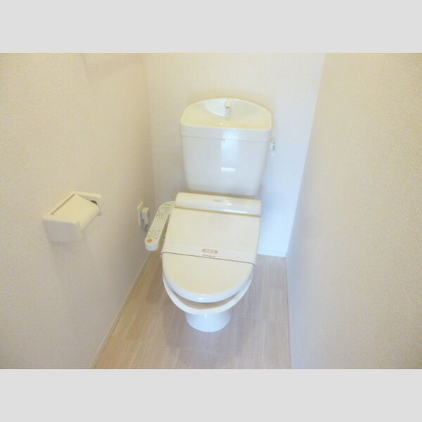 エクセル梨香103号室 トイレ　温水洗浄暖房便座